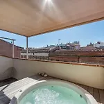 La Loge De Mer, Urbain