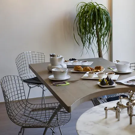 Gasthuis La Loge De Mer, Urbain