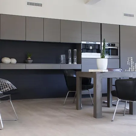 La Loge De Mer, Urbain