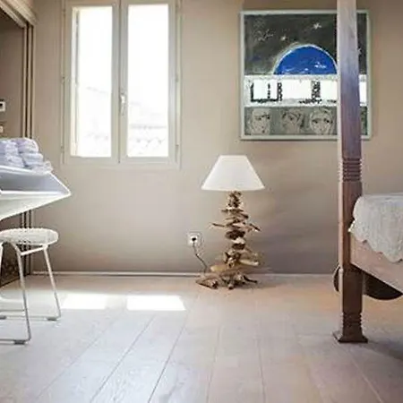La Loge De Mer, Urbain Gasthuis Perpignan