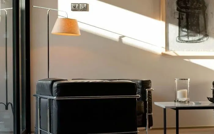 La Loge De Mer, Urbain Перпиньан