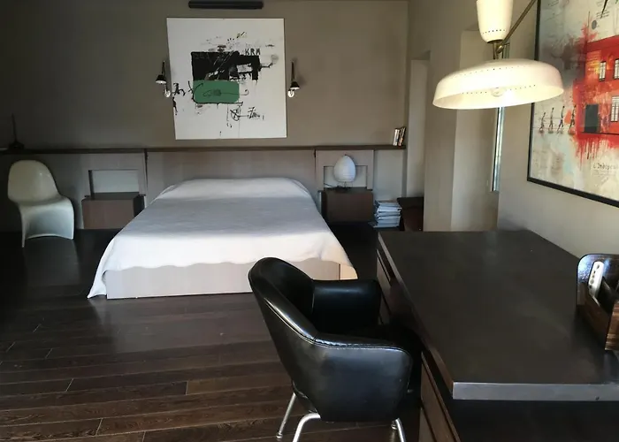 La Loge De Mer, Urbain Перпиньан