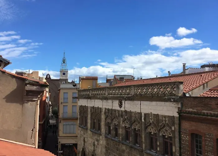 La Loge De Mer, Urbain Pensión